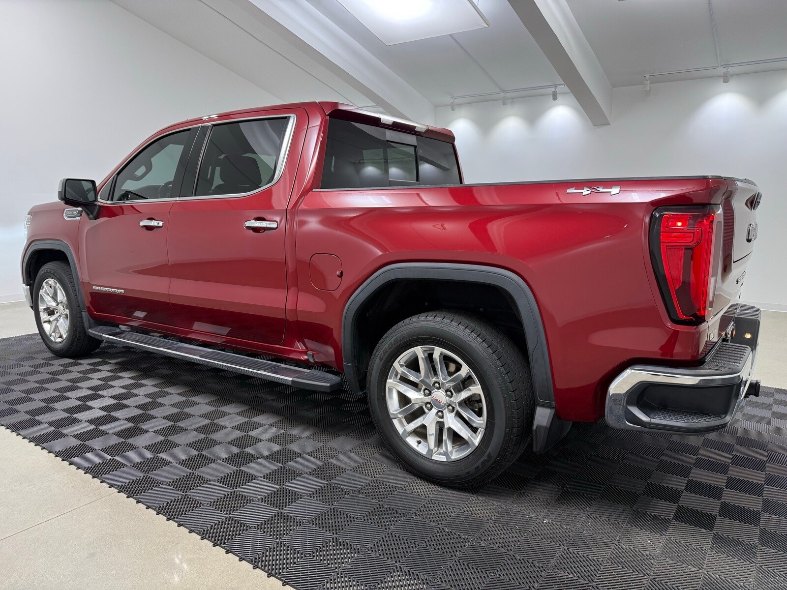 2019 Gmc Sierra 1500 SLT photo 4