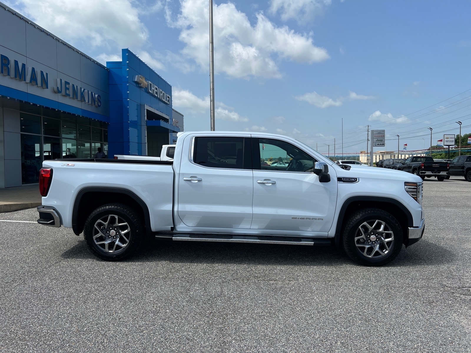 2026 GMC Sierra 1500 SLT - Photo 6
