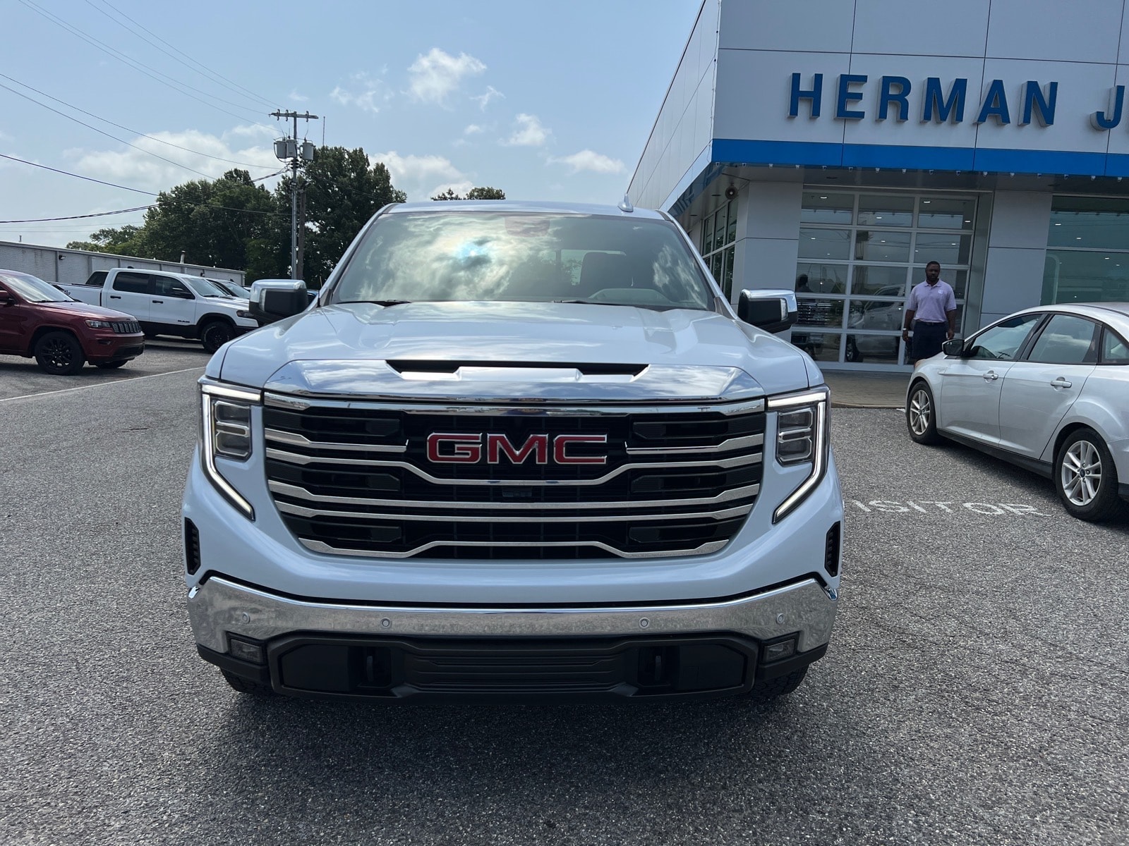 2026 GMC Sierra 1500 SLT - Photo 8