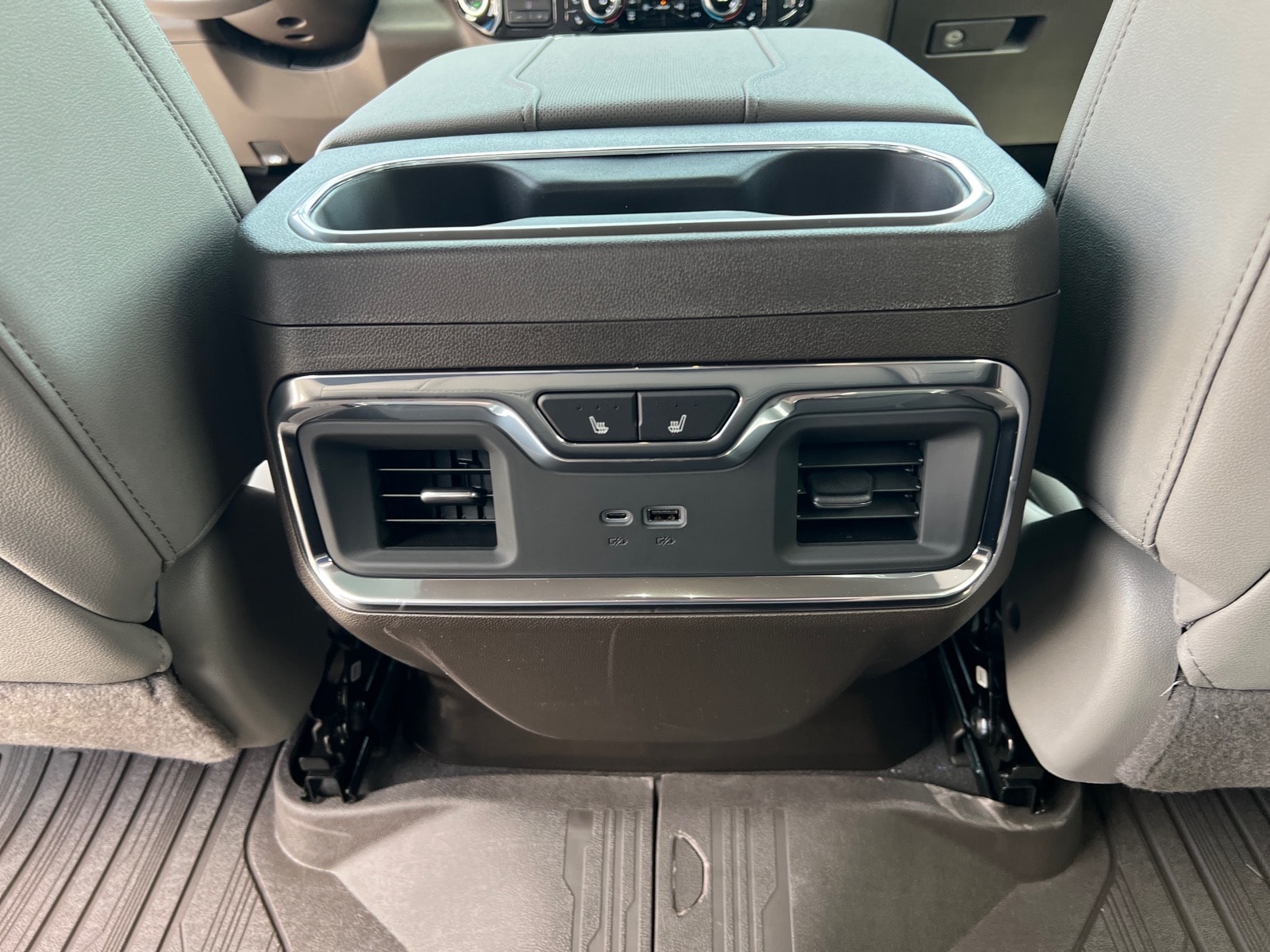 2026 GMC Sierra 1500 SLT - Photo 13