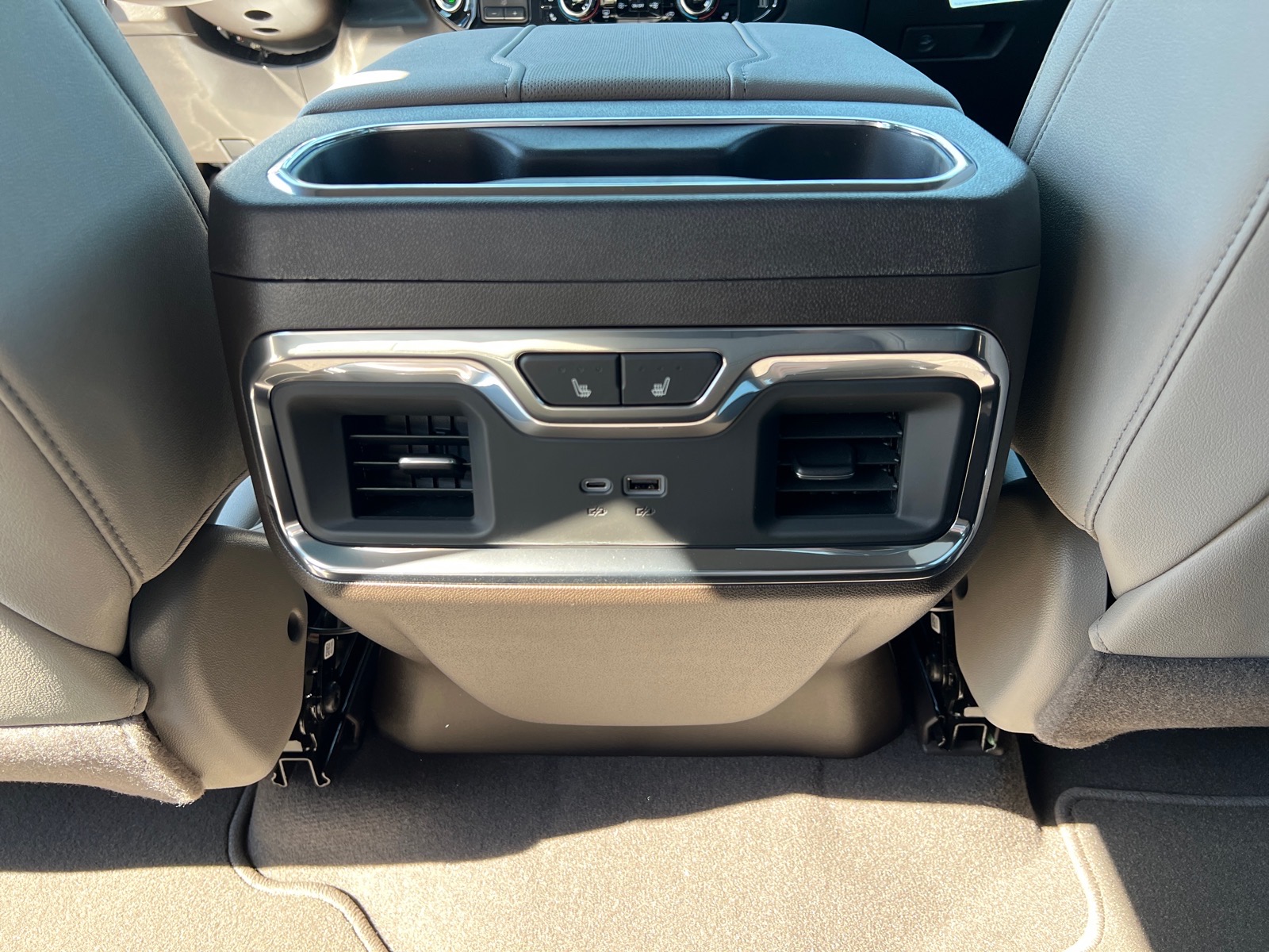 2026 GMC Sierra 1500 SLT - Photo 13