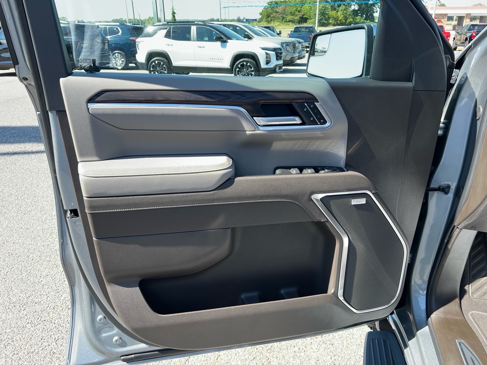 2026 GMC Sierra 1500 SLT - Photo 11