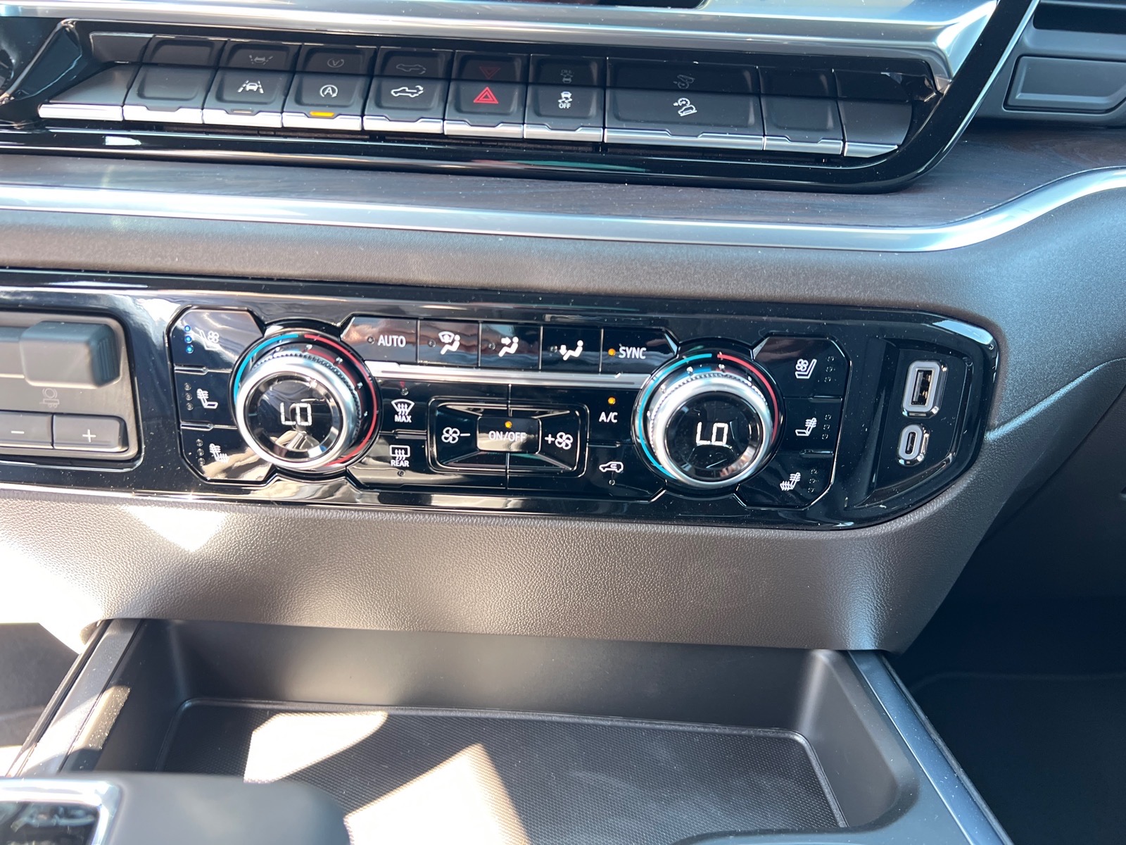 2026 GMC Sierra 1500 SLT - Photo 21