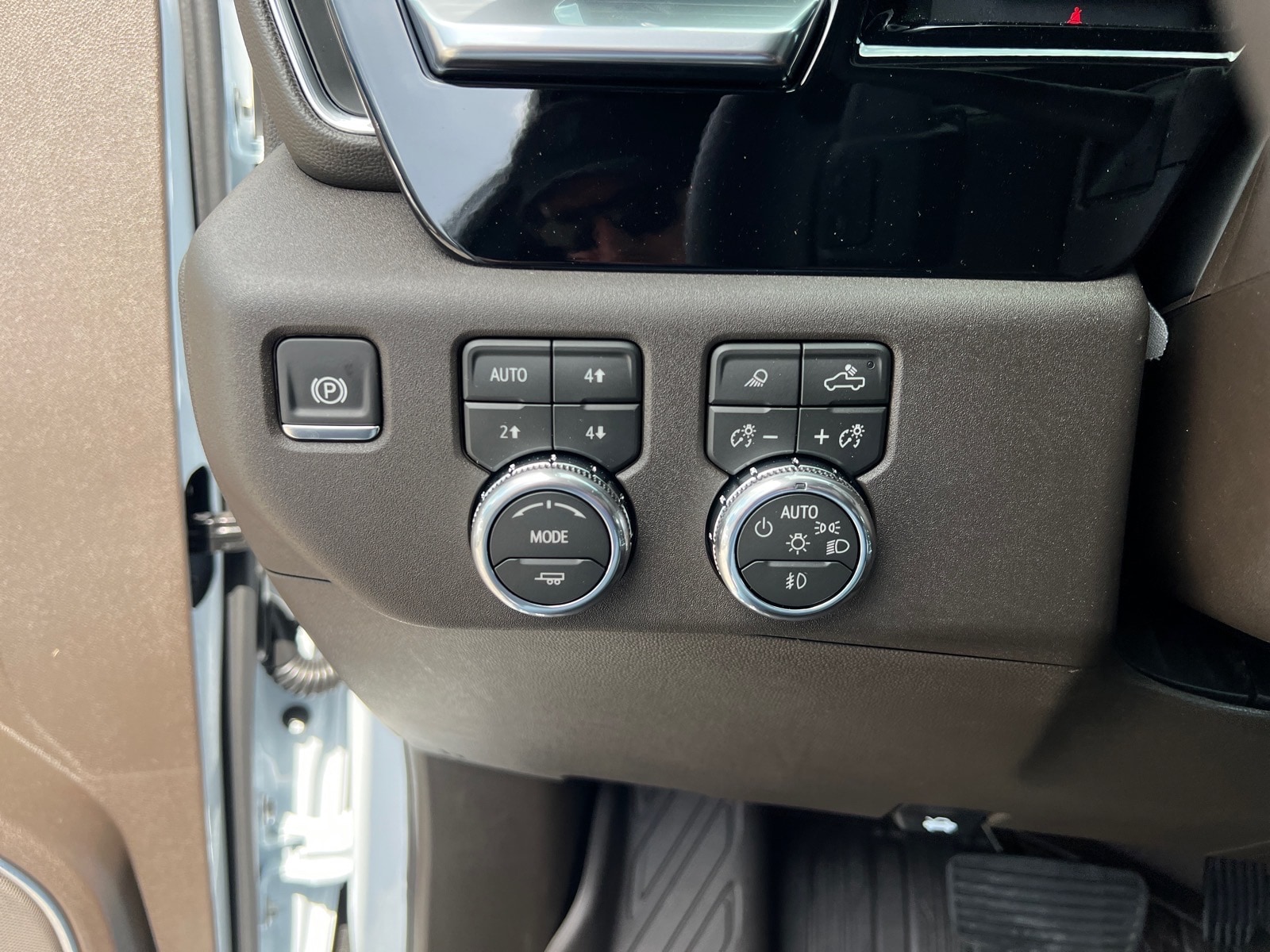 2026 GMC Sierra 1500 SLT - Photo 18