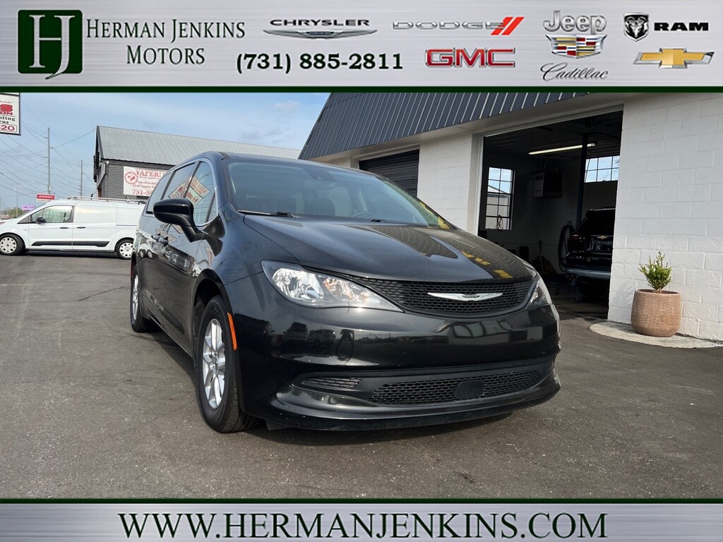 Used 2023 Chrysler Voyager LX Minivan