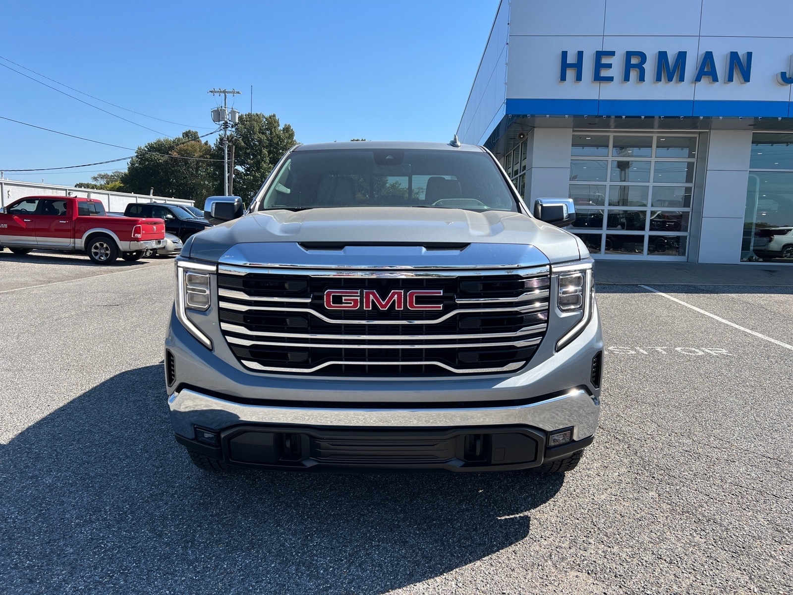2026 GMC Sierra 1500 SLT - Photo 8