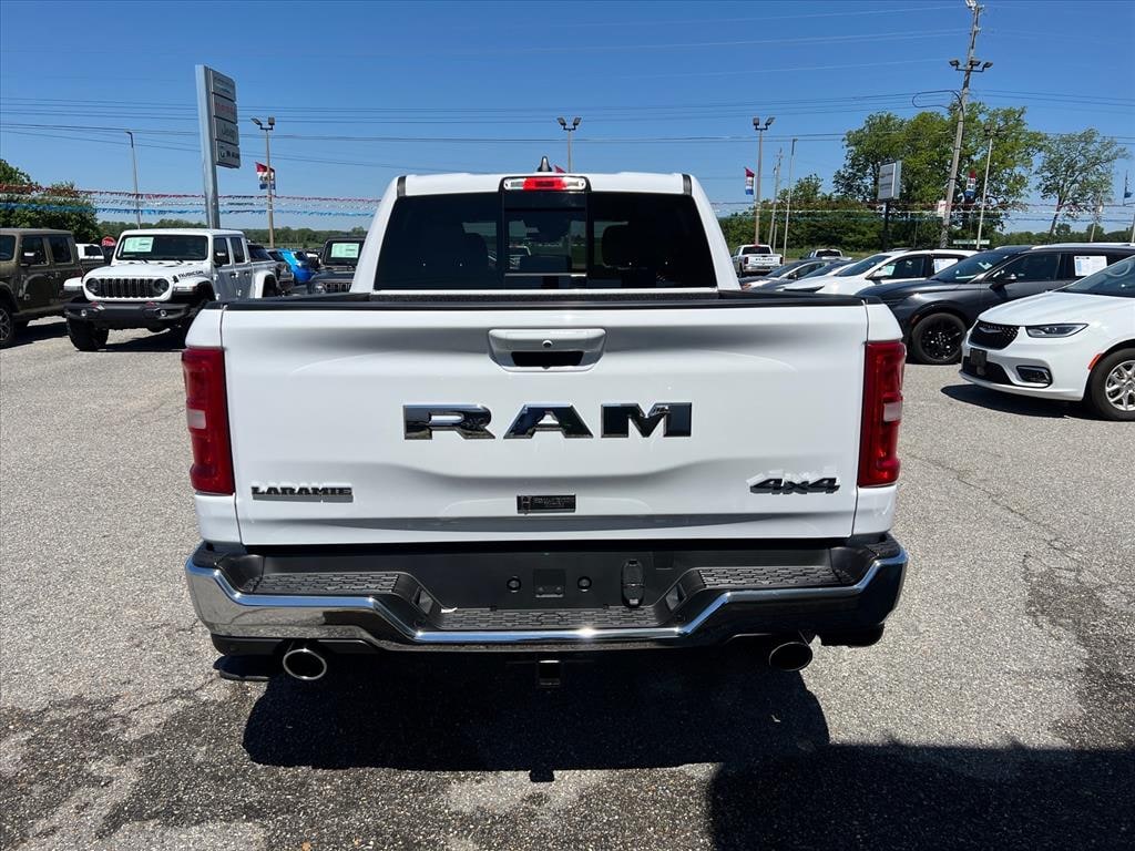 New 2026 Ram 1500 LARAMIE CREW CAB 4X4 5'7 BOX Pickup