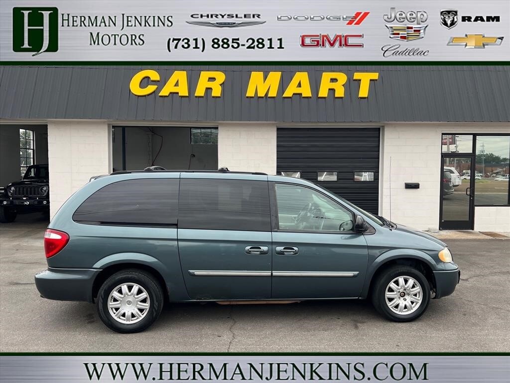 Used 2006 Chrysler Town & Country Touring Passenger Van