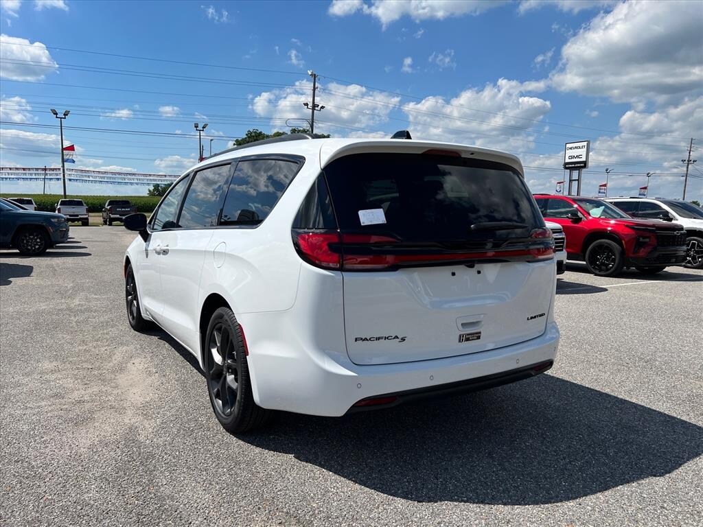 New 2027 Chrysler Pacifica Limited FWD Passenger Van
