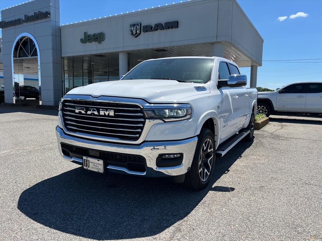 New 2026 Ram 1500 LARAMIE CREW CAB 4X4 5'7 BOX Pickup