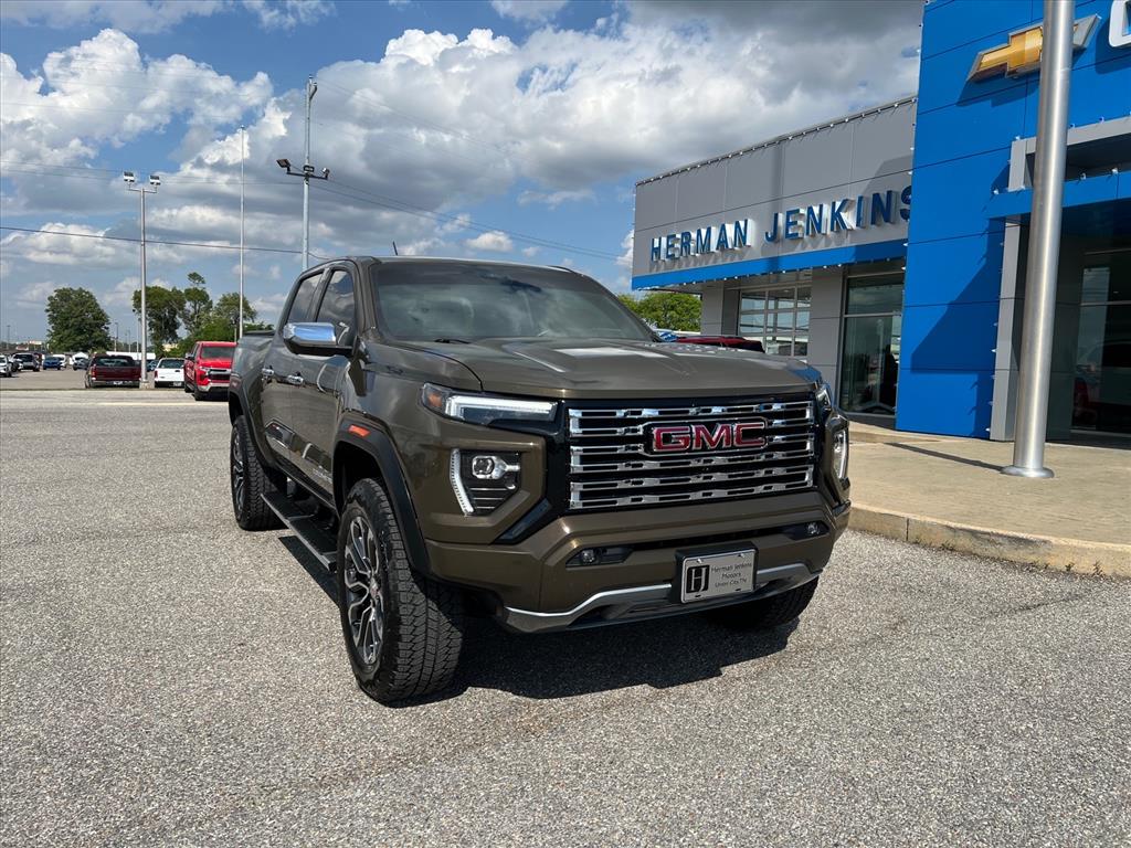 2025 GMC Canyon 4WD Denali Crew Cab Short Box's photo