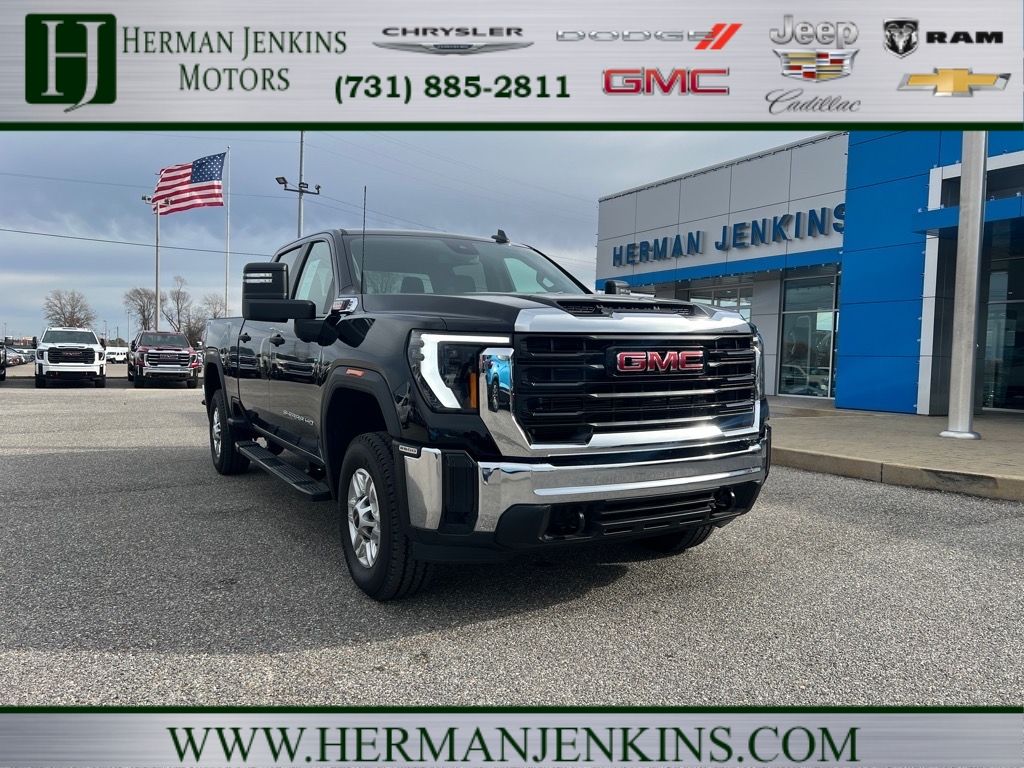 2024 GMC Sierra 2500HD Pro's photo