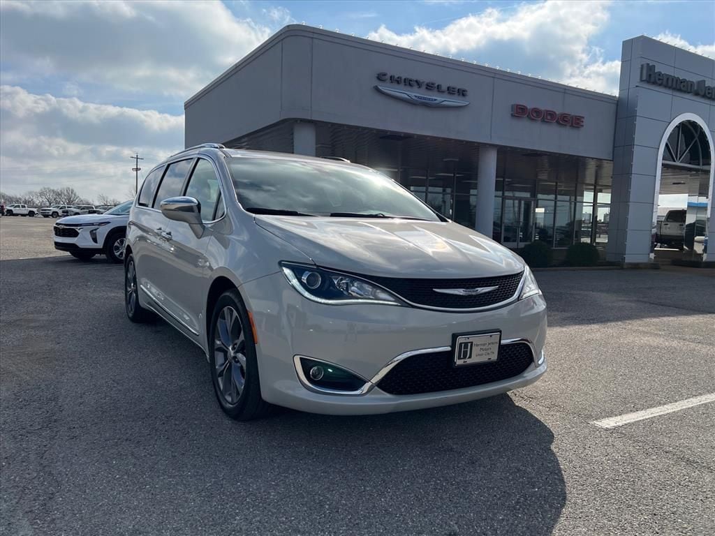 2020 Chrysler Pacifica Passenger Van 