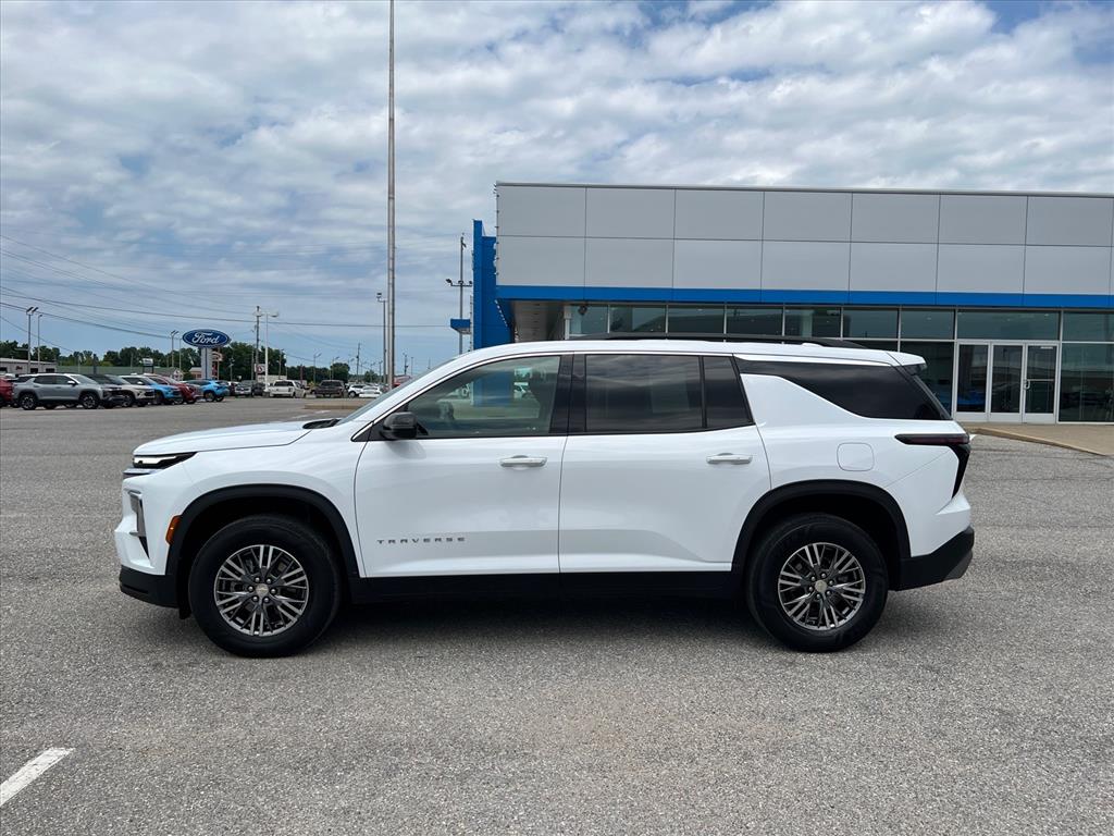 2025 Chevrolet Traverse LT - Photo 6