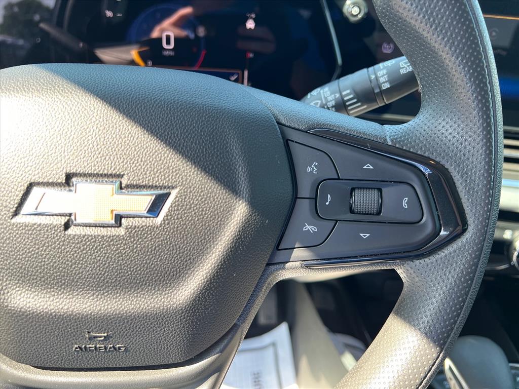 2025 Chevrolet Trax LT - Photo 17