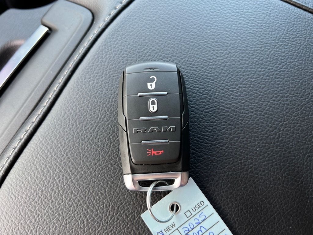 2025 RAM 2500 Tradesman - Photo 22