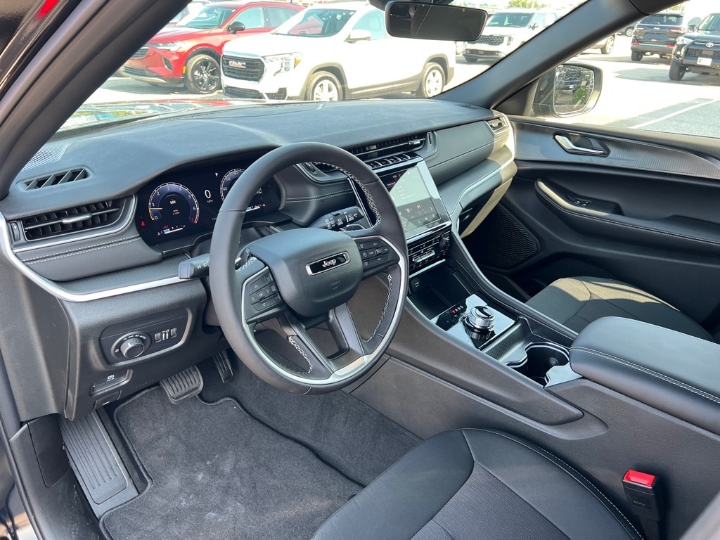 2025 Jeep Grand Cherokee Laredo - Photo 15