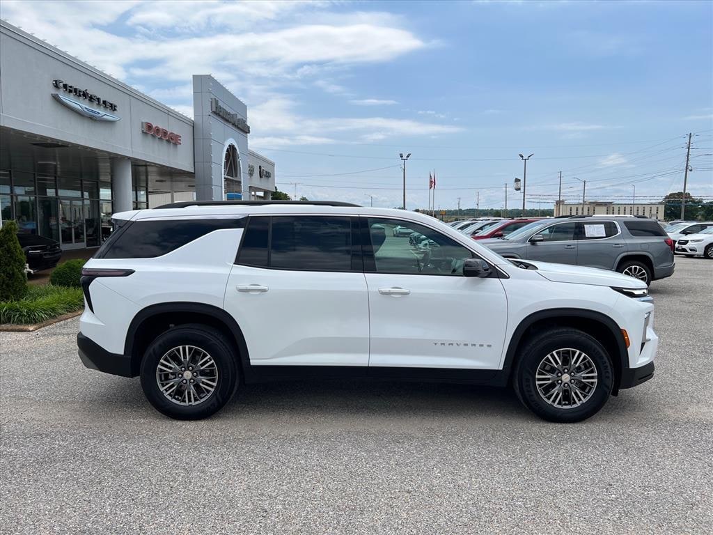Used 2025 Chevrolet Traverse FWD LT Sport Utility