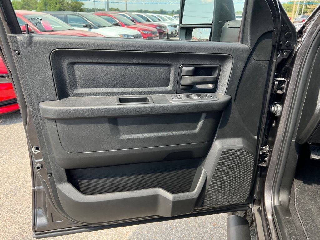 2025 RAM 2500 Tradesman - Photo 11