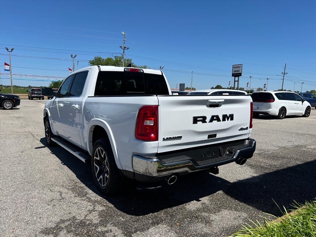 New 2026 Ram 1500 LARAMIE CREW CAB 4X4 5'7 BOX Pickup