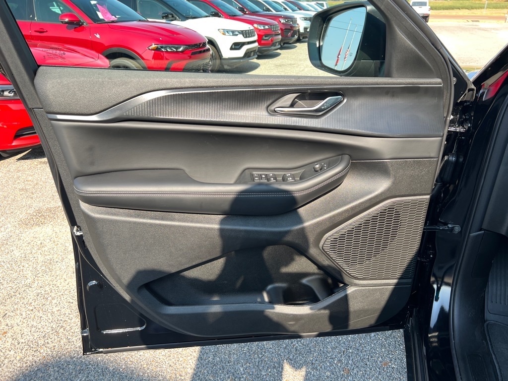 2025 Jeep Grand Cherokee Laredo - Photo 11