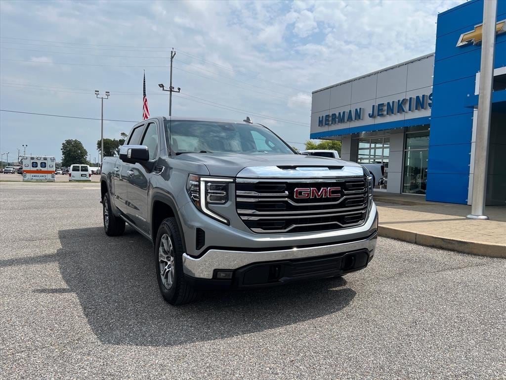 Used 2025 GMC Sierra SLT Crew Cab