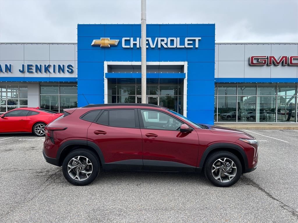 Used 2025 Chevrolet Trax LT Sport Utility
