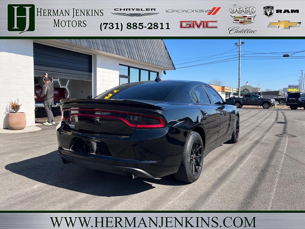 Used 2017 Dodge Charger SXT Sedan