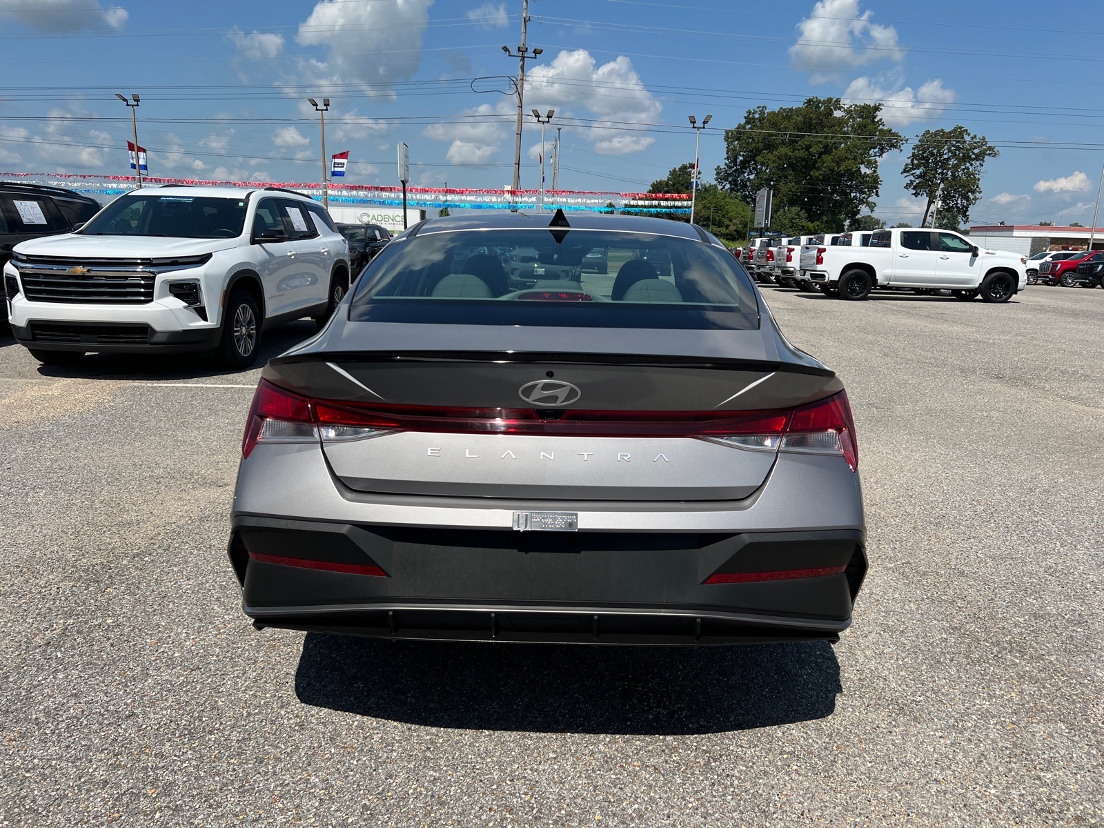 2025 Hyundai Elantra SEL - Photo 4