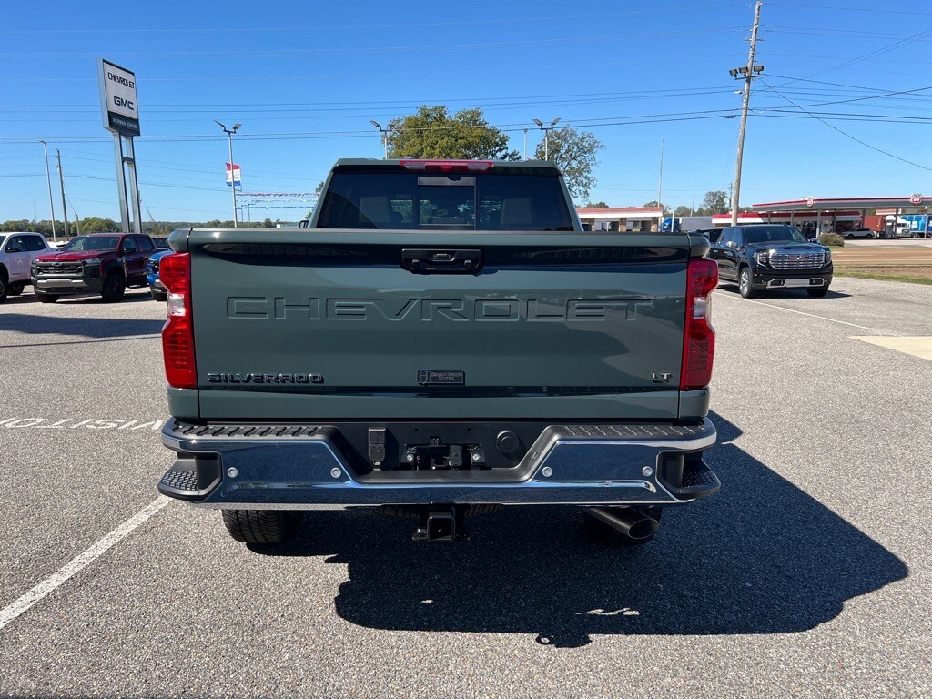 2026 Chevrolet Silverado 2500HD LT photo 4