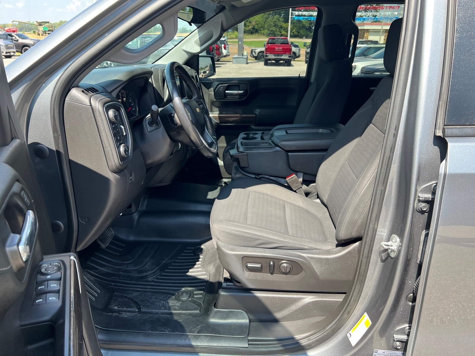 2021 Chevrolet Silverado 1500 LT - Photo 10