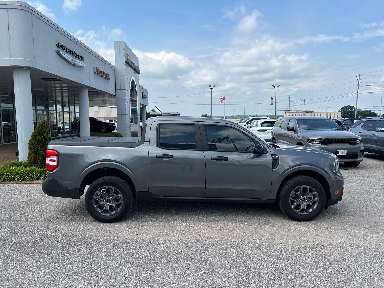 2025 Ford Maverick XLT - Photo 2