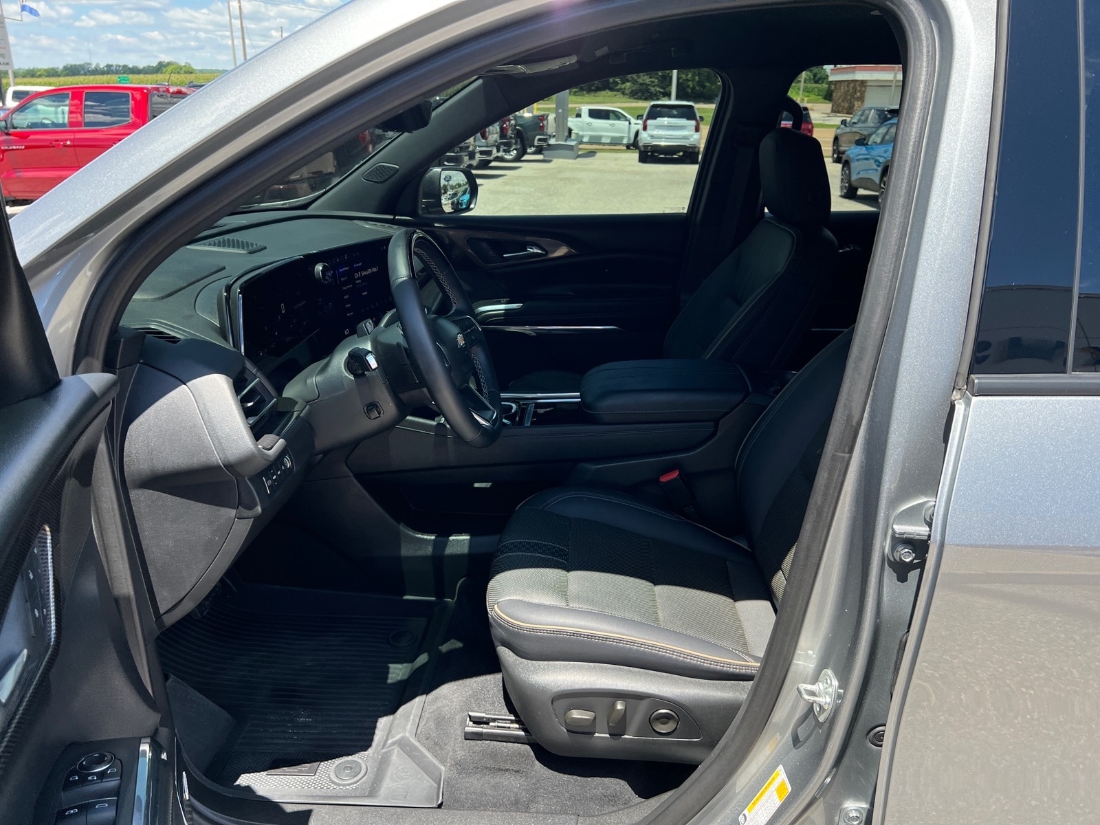 2025 Chevrolet Traverse High Country - Photo 10