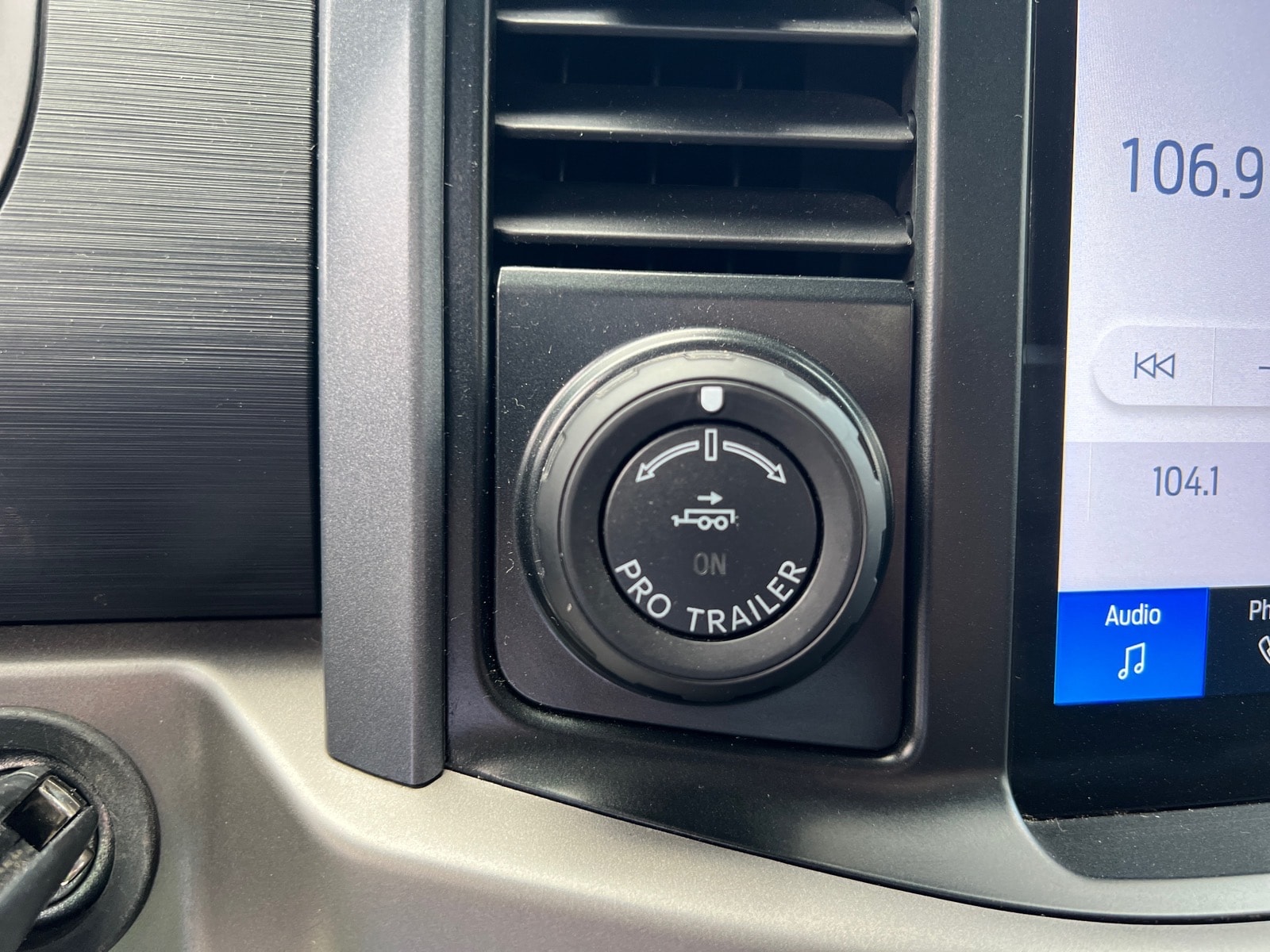 2024 Ford F-150 XLT - Photo 23