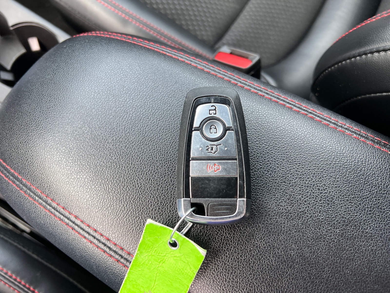 2025 Ford Escape ST-Line - Photo 23