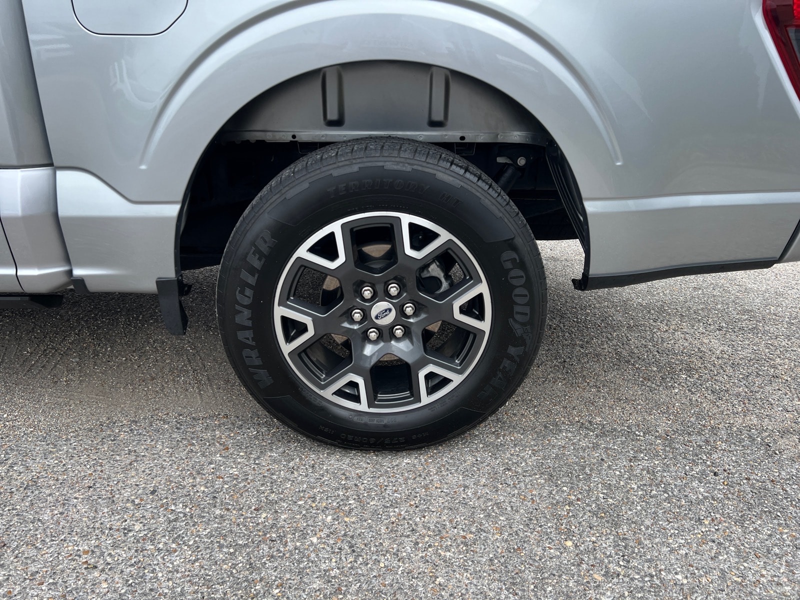 2024 Ford F-150 STX - Photo 9