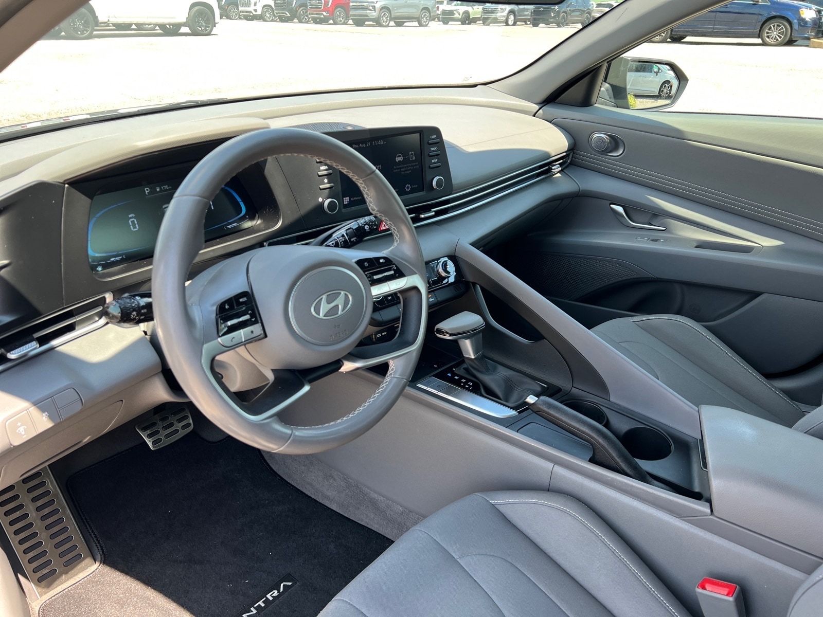 2025 Hyundai Elantra SEL - Photo 13