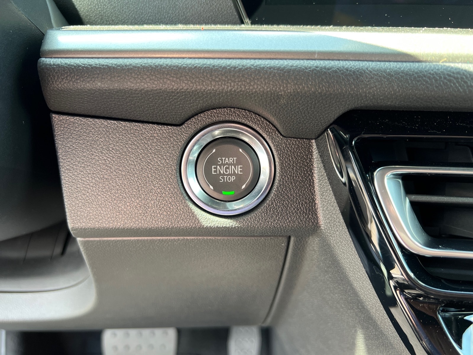 2027 Chevrolet Traverse LT - Photo 25