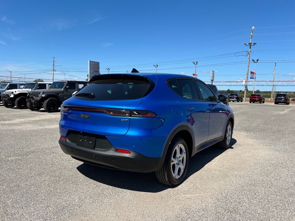 2025 Dodge Hornet GT photo 3