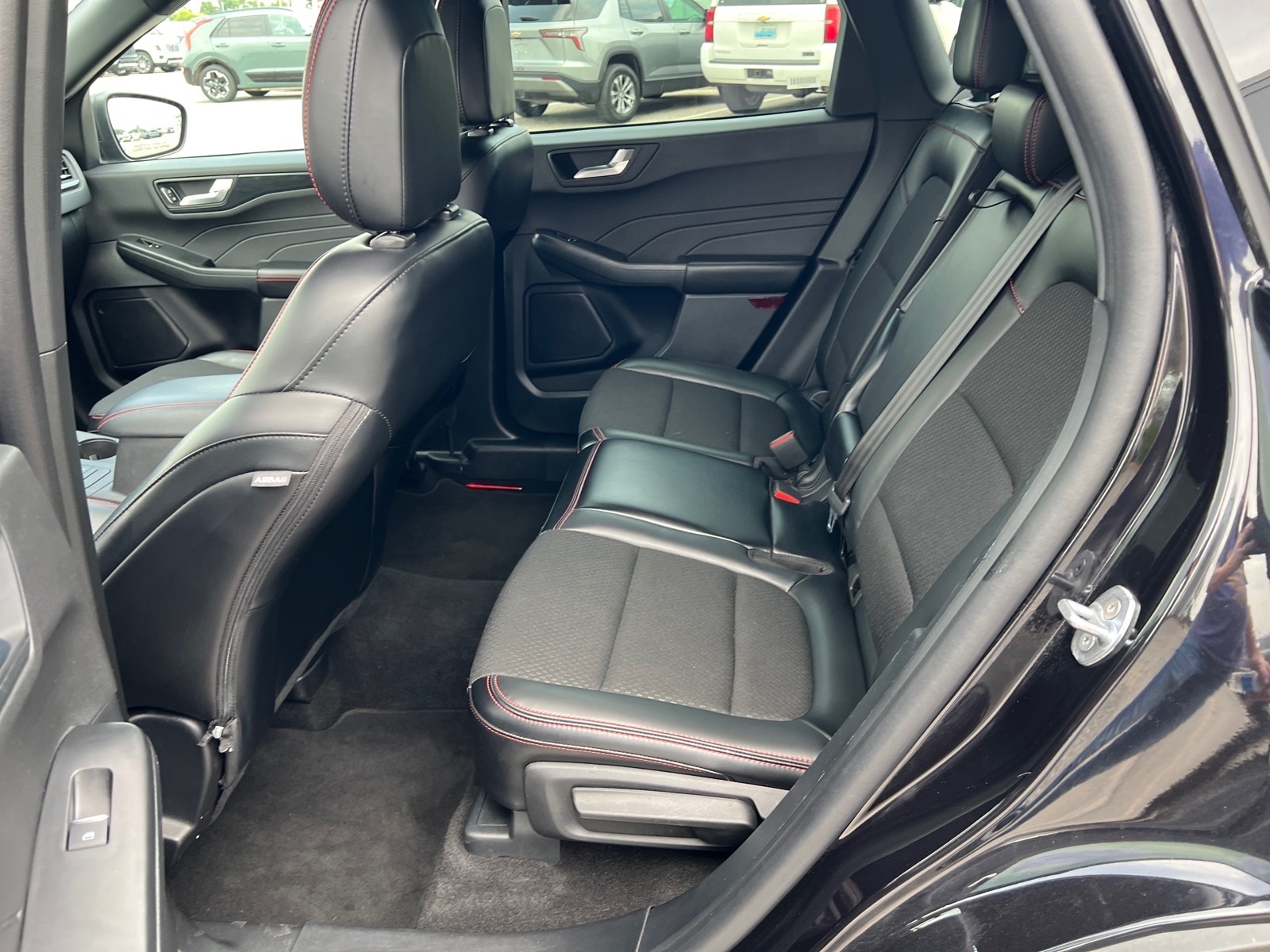 2025 Ford Escape ST-Line - Photo 12