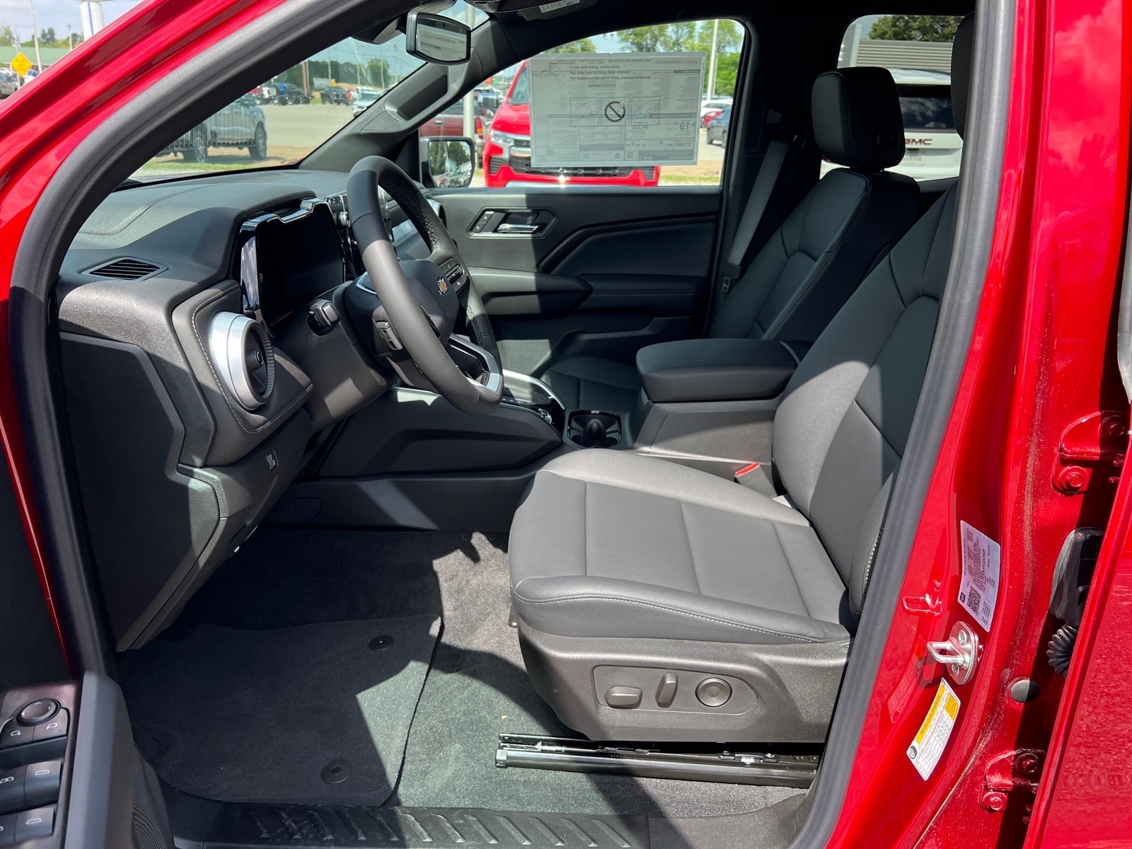 2026 Chevrolet Colorado LT - Photo 10