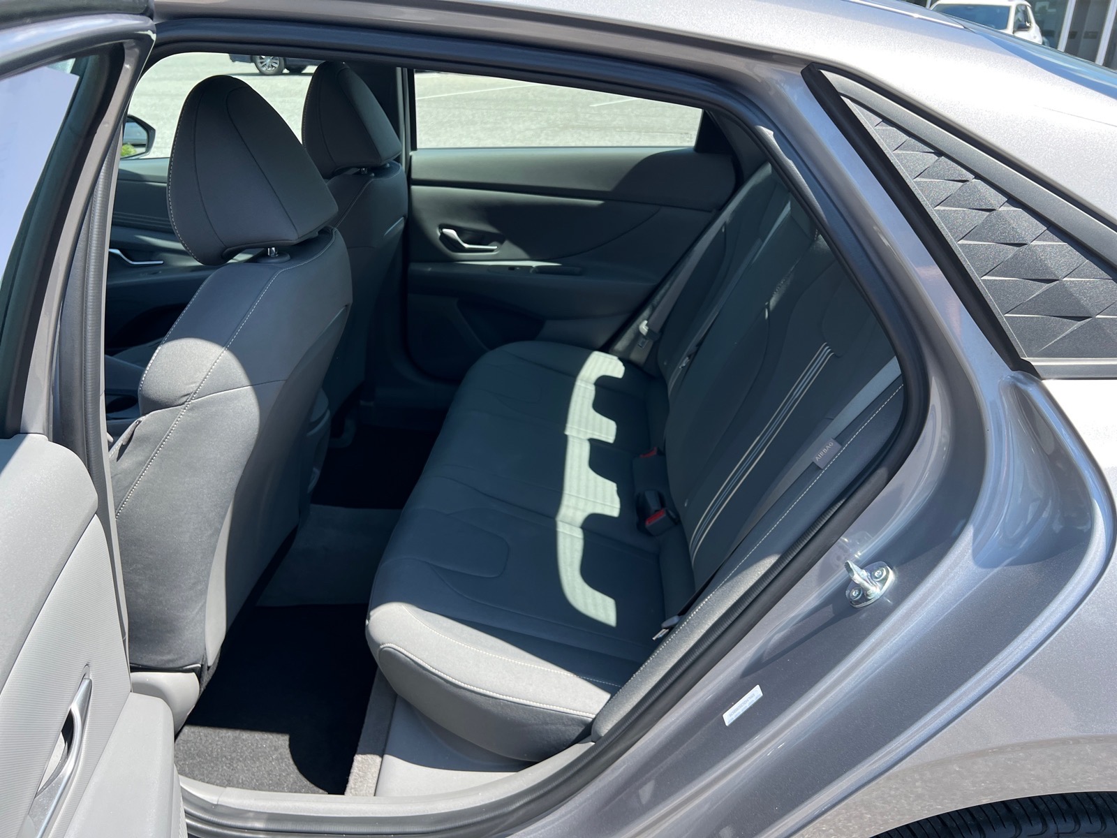 2025 Hyundai Elantra SEL - Photo 12