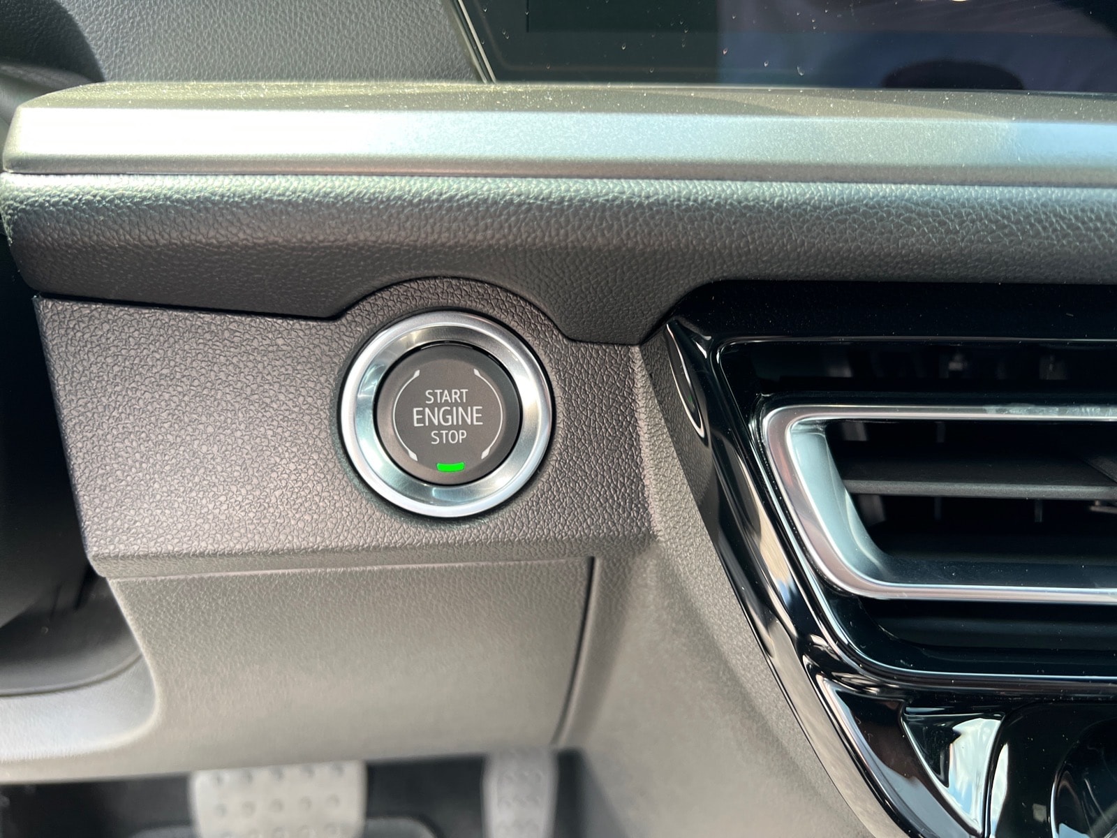 2027 Chevrolet Traverse LT - Photo 24