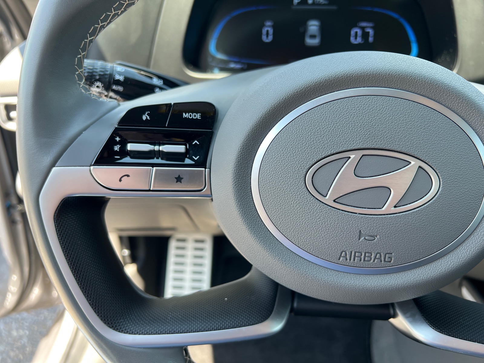 2025 Hyundai Elantra SEL - Photo 15