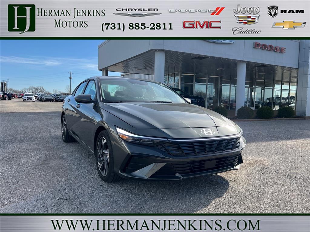 2025 Hyundai Elantra SEL's photo