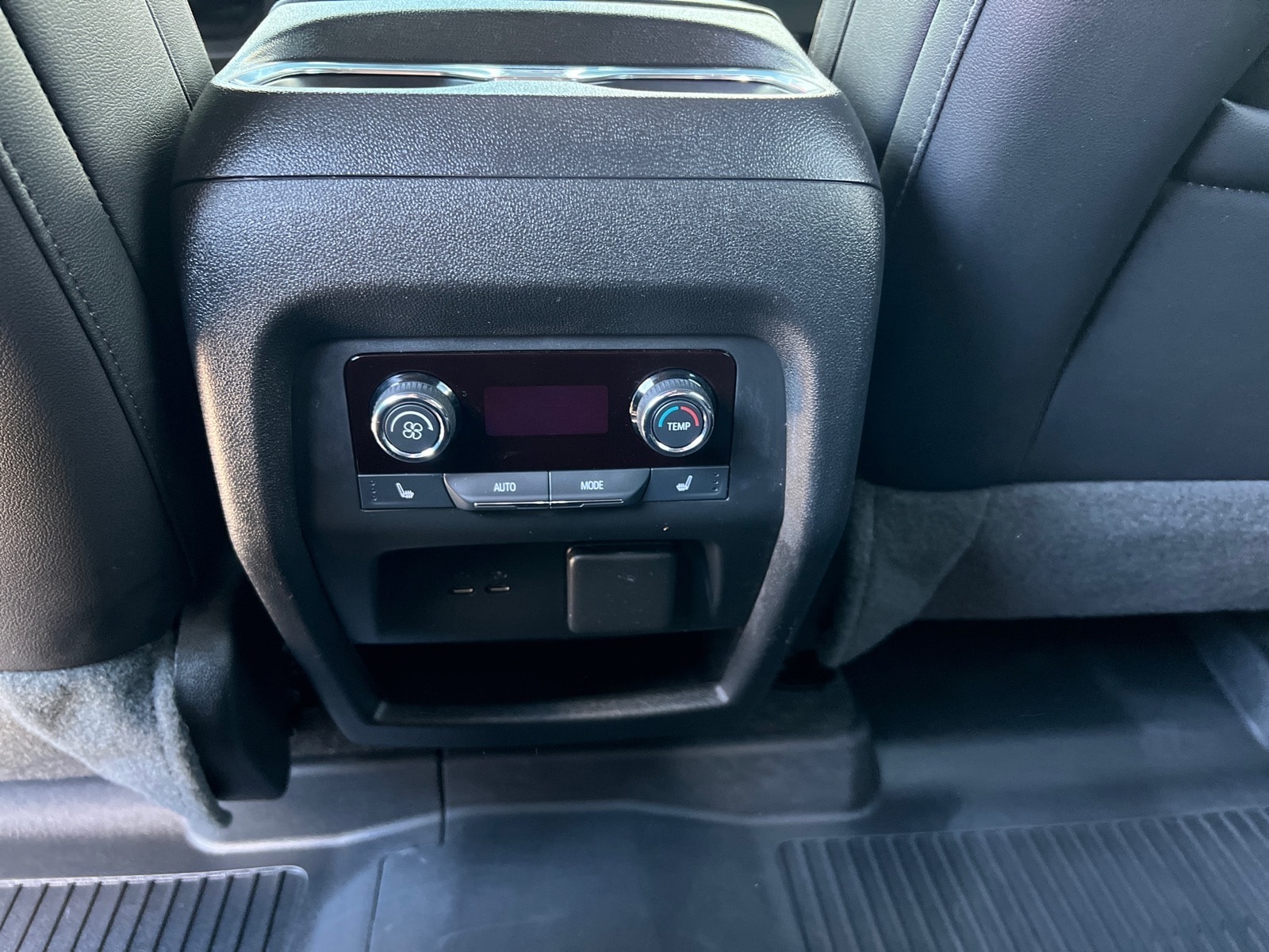 2025 Chevrolet Traverse High Country - Photo 13