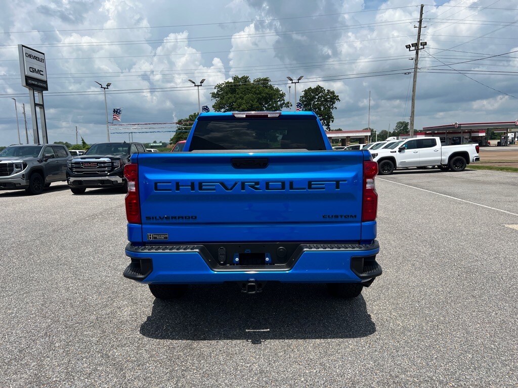 2025 Chevrolet Silverado 1500 Custom photo 2