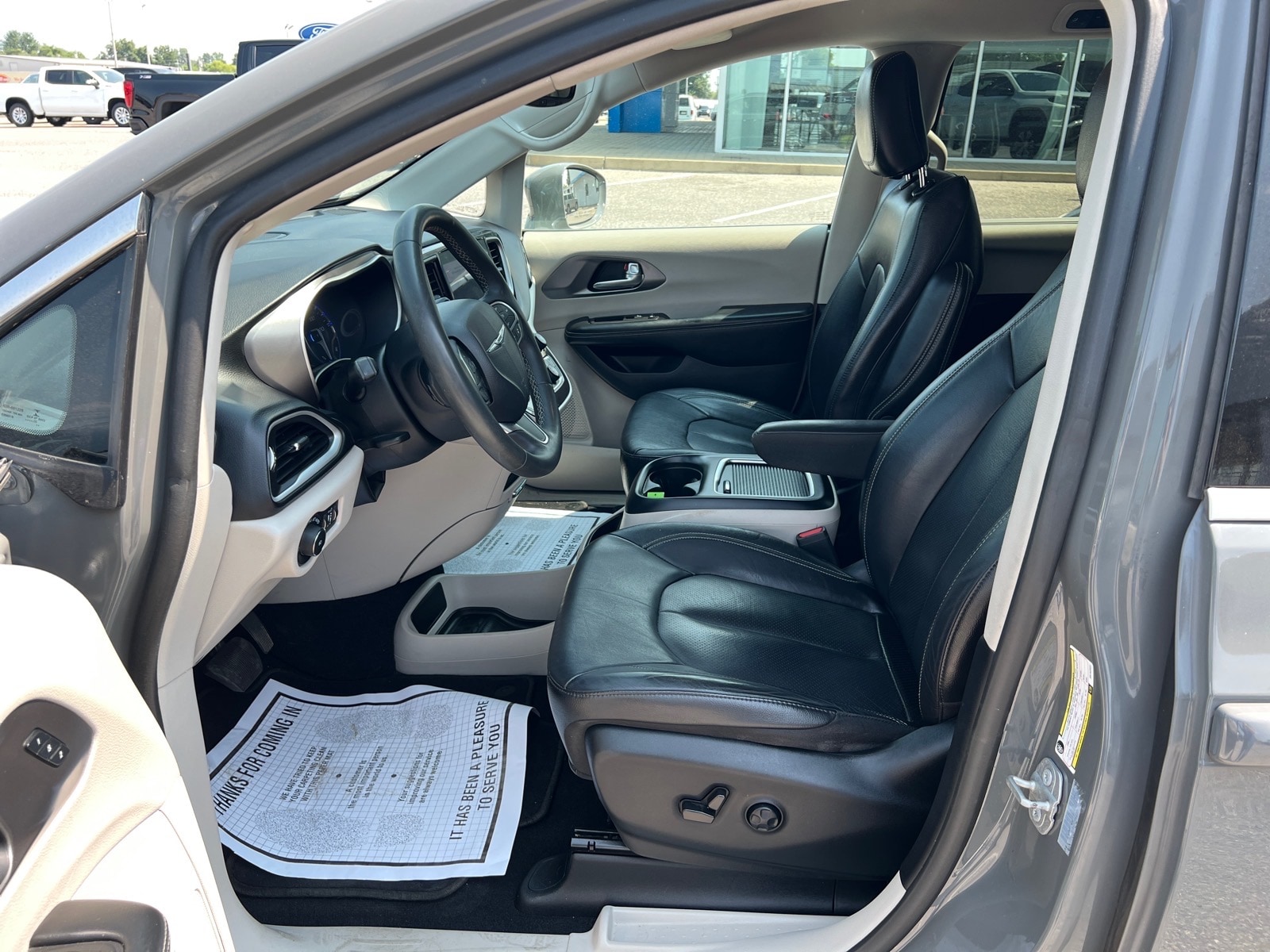 2022 Chrysler Pacifica Touring L - Photo 10