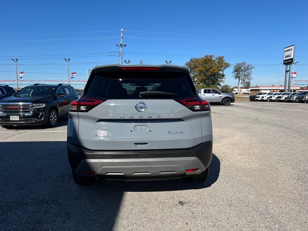 2021 Nissan Rogue SL photo 3
