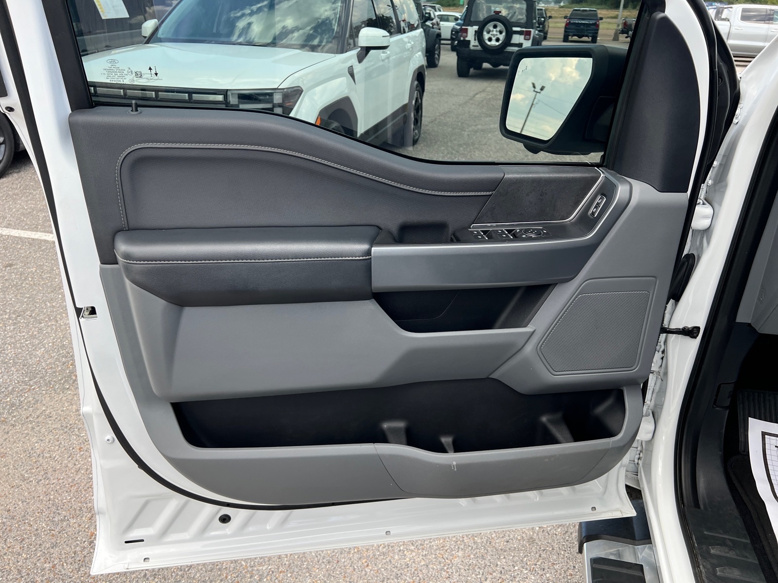 2024 Ford F-150 XLT - Photo 11